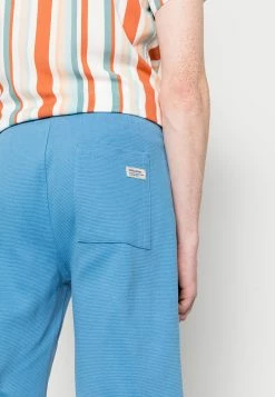 Blend Verryttelyhousut 9 Blend Verryttelyhousut -Blend Kauppa aa09985a163a4f89b70c32f16c8601ae